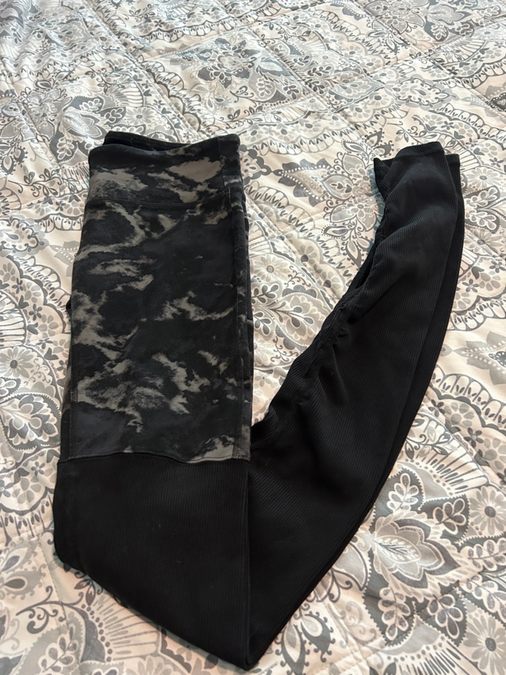 Women's Black and Gray Tie-Dye Panel Leggings